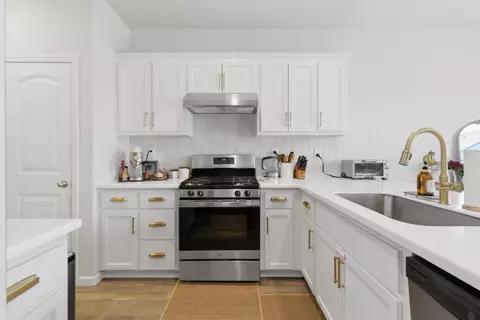 Kitchen - 3148 Landmark Cir, Modesto, CA 95356 photo 3 of 5
