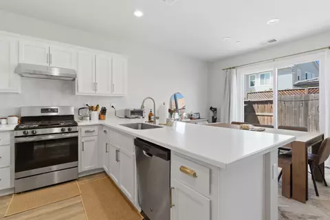 Kitchen - 3148 Landmark Cir, Modesto, CA 95356 photo 2 of 5