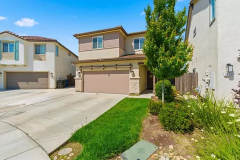 Exterior - 3148 Landmark Cir, Modesto, CA 95356 photo 3 of 9