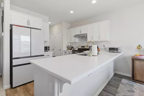 Kitchen - 3148 Landmark Cir, Modesto, CA 95356 photo 1 of 5