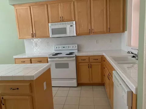Kitchen - 3532 Lauding Way, Modesto, CA 95355 photo 1 of 3