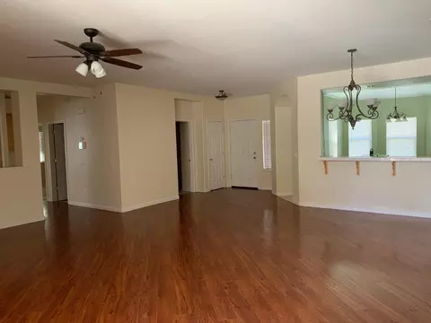 Living - 3532 Lauding Way, Modesto, CA 95355 photo 2 of 3