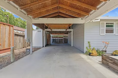 Exterior - 638 Orange Ave, Ripon, CA 95366 photo 4 of 9