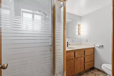 Bath - 638 Orange Ave, Ripon, CA 95366 photo 1 of 3