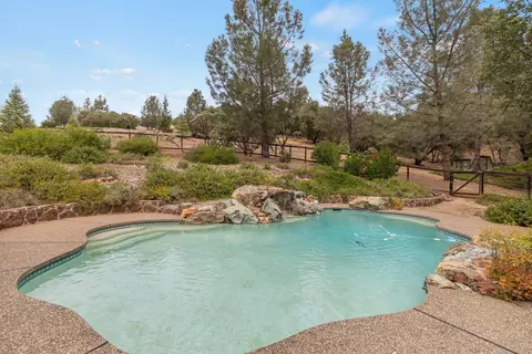 Exterior - 2565 Stagecoach Rd, Placerville, CA 95667 photo 6 of 10