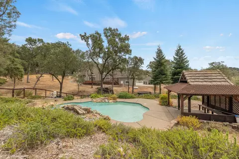 Exterior - 2565 Stagecoach Rd, Placerville, CA 95667 photo 5 of 10