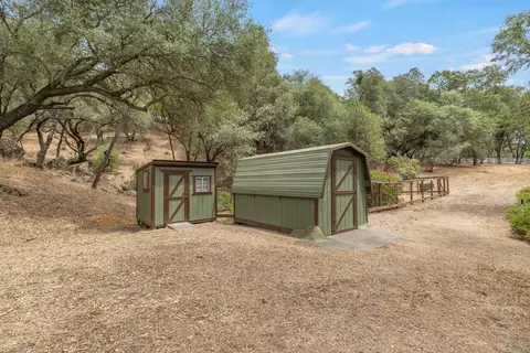 Exterior - 2565 Stagecoach Rd, Placerville, CA 95667 photo 7 of 10