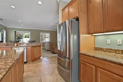 Kitchen - 2424 Ashbridge Ln, Manteca, CA 95336 photo 9 of 9
