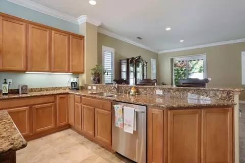 Kitchen - 2424 Ashbridge Ln, Manteca, CA 95336 photo 3 of 9