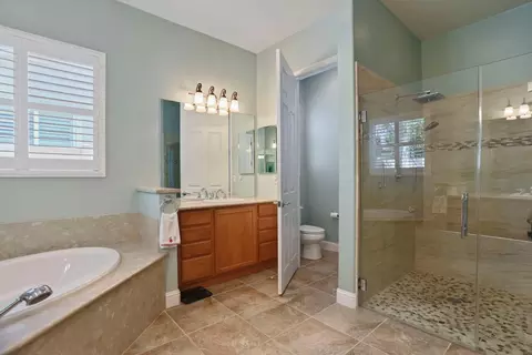 Bath - 2424 Ashbridge Ln, Manteca, CA 95336 photo 4 of 4