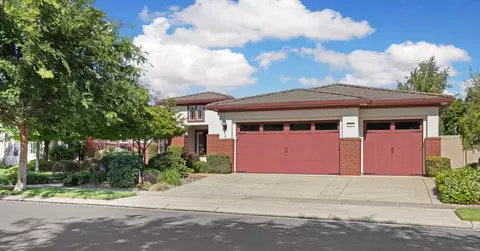 Exterior - 2424 Ashbridge Ln, Manteca, CA 95336 photo 3 of 14