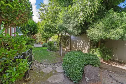 Exterior - 2424 Ashbridge Ln, Manteca, CA 95336 photo 12 of 14
