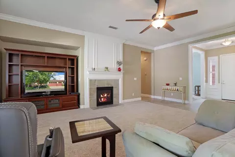 Living - 2424 Ashbridge Ln, Manteca, CA 95336 photo 4 of 7