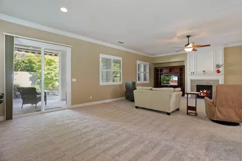 Living - 2424 Ashbridge Ln, Manteca, CA 95336 photo 6 of 7