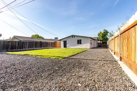 Exterior - 4213 Lucinda Ave, Keyes, CA 95328 photo 4 of 4