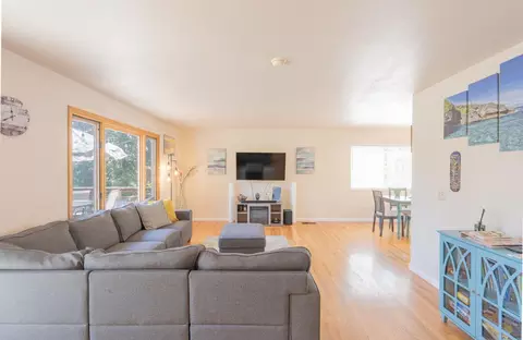 Living - 1479 Roaring Cp, Murphys, CA 95247 photo 4 of 7
