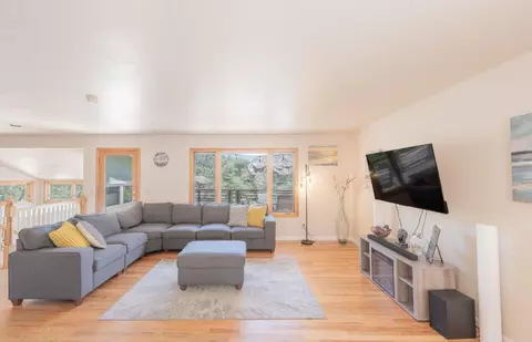 Living - 1479 Roaring Cp, Murphys, CA 95247 photo 5 of 7