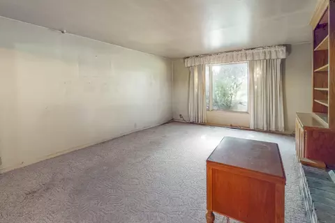 Living - 1090 Gilstrap Ave, Gridley, CA 95948 photo 2 of 8