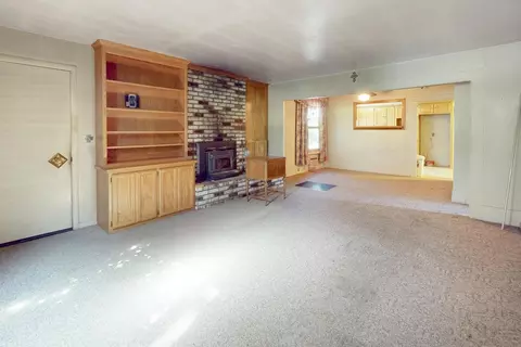 Living - 1090 Gilstrap Ave, Gridley, CA 95948 photo 3 of 8