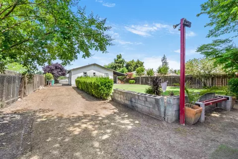 Exterior - 5624 E Washington St, Stockton, CA 95215 photo 8 of 10