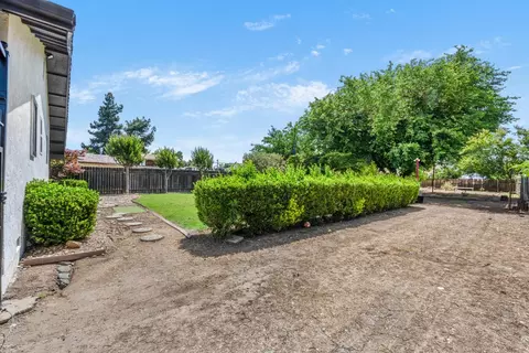 Exterior - 5624 E Washington St, Stockton, CA 95215 photo 5 of 10