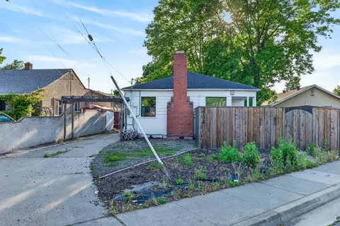 3732 38th St, Sacramento, CA 95820