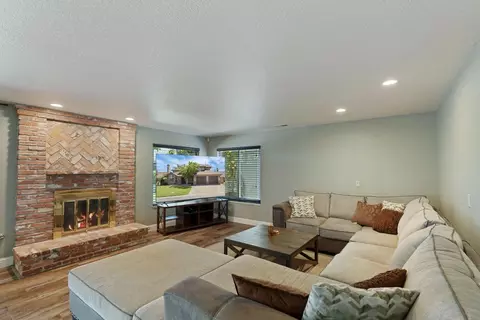 Living - 230 River Oaks Dr, Lodi, CA 95240 photo 1 of 6