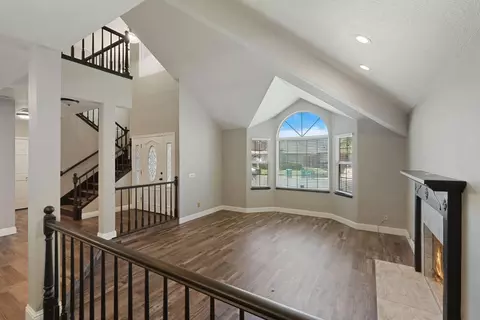 Living - 230 River Oaks Dr, Lodi, CA 95240 photo 5 of 6