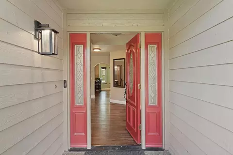 Entry Way - 230 River Oaks Dr, Lodi, CA 95240 photo 1 of 4