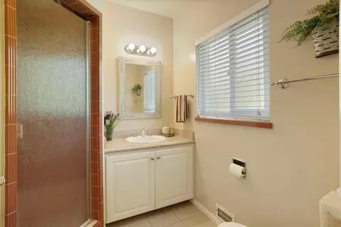 Bath - 704 Rimby Ave, Lodi, CA 95240 photo 5 of 5