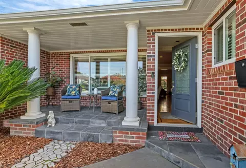 Exterior - 704 Rimby Ave, Lodi, CA 95240 photo 2 of 11