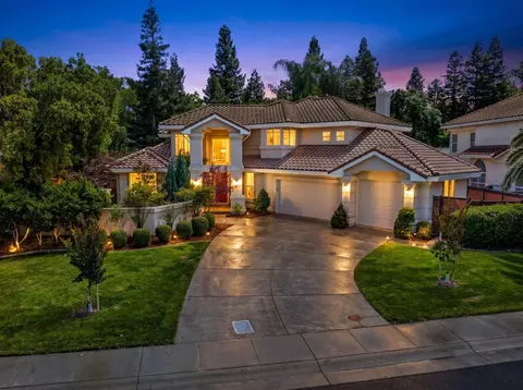3324 La Playa Dr, Davis, CA 95618