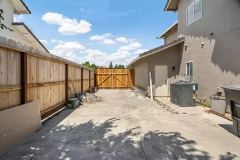 Exterior - 360 Mount Oso Ave, Tracy, CA 95376 photo 5 of 12