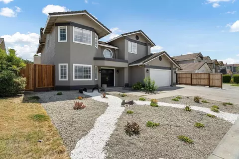 Exterior - 360 Mount Oso Ave, Tracy, CA 95376 photo 4 of 12