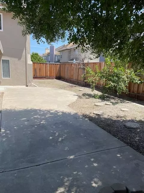 Exterior - 360 Mount Oso Ave, Tracy, CA 95376 photo 7 of 12