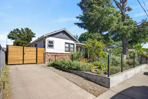 2886 Belden St, Sacramento, CA 95815