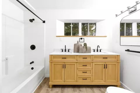 Bath - 6152 Pine St, Pollock Pines, CA 95726 photo 3 of 4