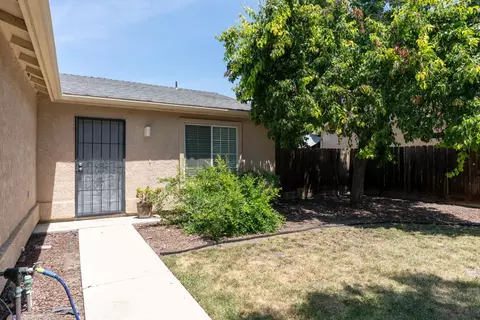 Exterior - 2166 Mccurdy St, Dos Palos, CA 93620 photo 3 of 13