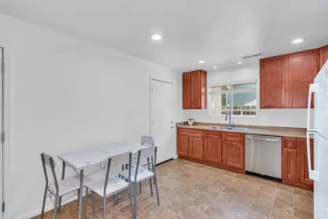 Kitchen - 2166 Mccurdy St, Dos Palos, CA 93620 photo 3 of 5