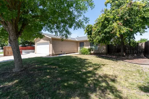 Exterior - 2166 Mccurdy St, Dos Palos, CA 93620 photo 4 of 13