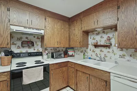 Kitchen - 6632 E Acampo Rd, Acampo, CA 95220 photo 6 of 6