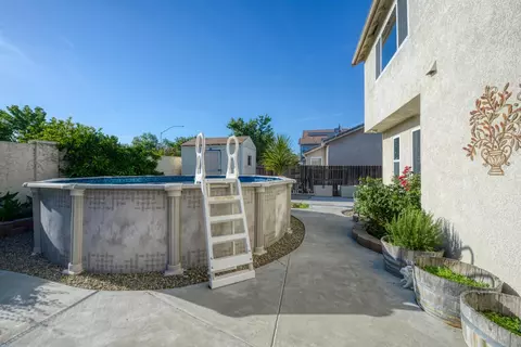 Exterior - 701 Beck Creek Ln, Patterson, CA 95363 photo 4 of 5
