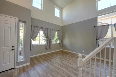 Living - 701 Beck Creek Ln, Patterson, CA 95363 photo 1 of 6