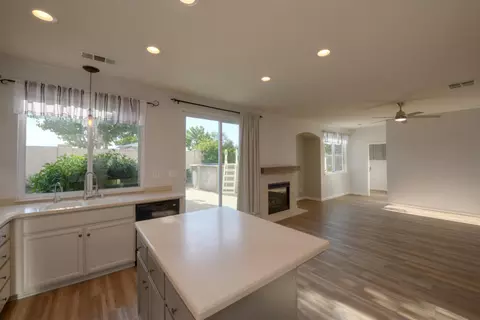 Living - 701 Beck Creek Ln, Patterson, CA 95363 photo 4 of 6