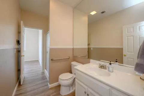 Bath - 701 Beck Creek Ln, Patterson, CA 95363 photo 1 of 4