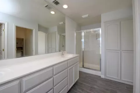 Bath - 701 Beck Creek Ln, Patterson, CA 95363 photo 4 of 4