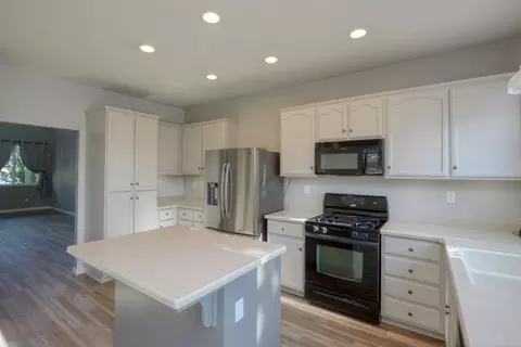 Kitchen - 701 Beck Creek Ln, Patterson, CA 95363 photo 2 of 2