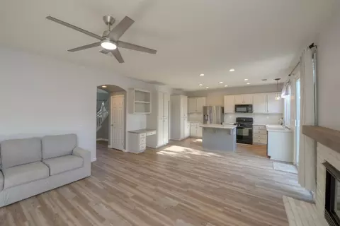 Living - 701 Beck Creek Ln, Patterson, CA 95363 photo 6 of 6