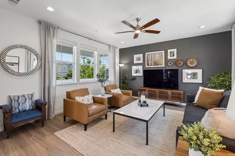 Living - 870 W Main St, Winters, CA 95694 photo 3 of 4