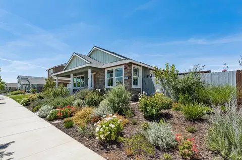 Exterior - 870 W Main St, Winters, CA 95694 photo 11 of 13